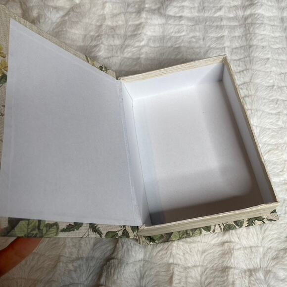 ASHLAND Paper Box NWT Pink White Monogram W - Picture 3 of 4